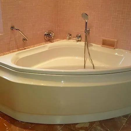 Maison De Enchantee A Avec Vue Sur Et Montagne 卡尔维